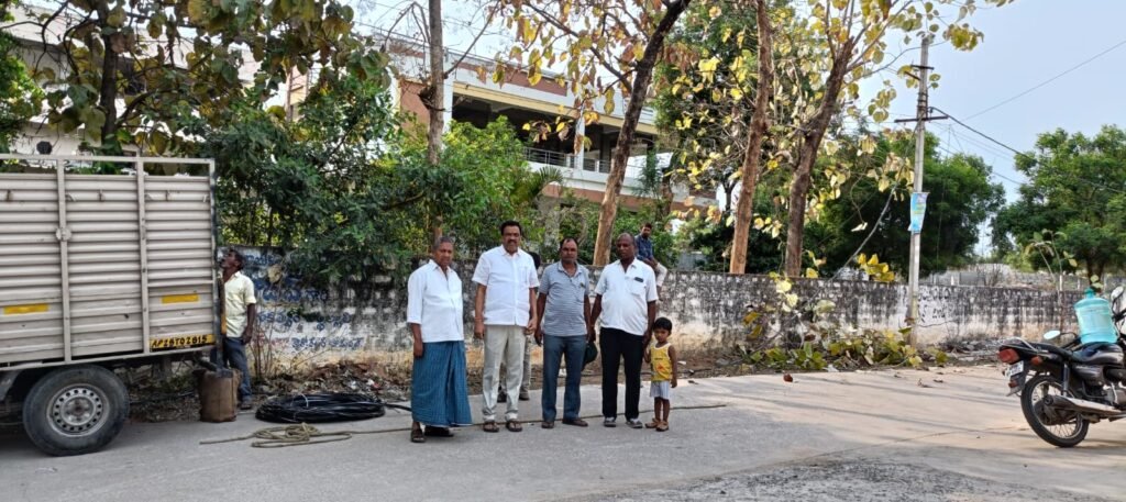 ఘనపూర్‌లో త్రి ఫేజ్ విద్యుత్ సౌకర్యం ఏర్పాటుకు తోడ్పడిన వేముల మహేష్ గౌడ్