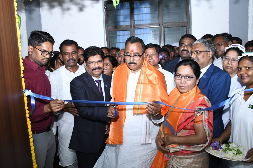 వనపర్తి ప్రభుత్వ జిల్లా ఆస్పత్రిలో సిటీ స్కాన్ సెంటర్ ప్రారంభం*<br><br> *ఎంపీ మల్లు రవి ఎమ్మెల్యే తుడిమేగా రెడ్డి&nbsp; ప్లానింగ్ బోర్డు వైస్ చైర్మన్ చిన్నారెడ్డి జిల్లా కలెక్టర్* <br>