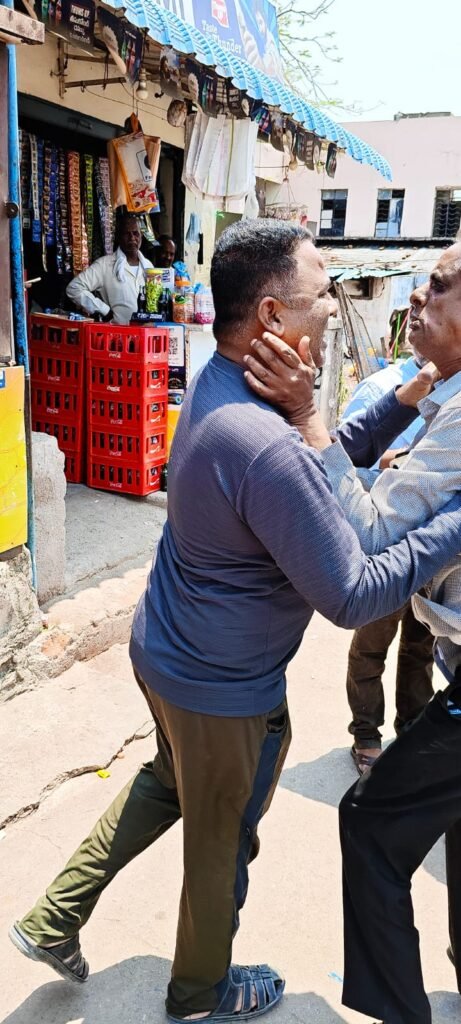 ఆర్టీసీ సమ్మెలో భాగంగా జర్నలిస్ట్ పై దాడి జర్నలిస్టుపై దాడిని ఖండించిన కామారెడ్డిజర్నలిస్ట్ యూనియన్లు