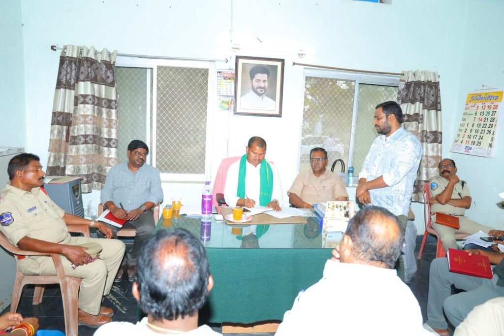 చండ్రుగొండ మండల అధికారులతో ఎమ్మెల్యే జారే సమీక్ష సమావేశం<br>