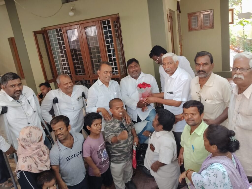 హామీల అమలుపై కోదండరాంను కలిసిన కాంగ్రెస్ మేనిఫెస్టో అమలు సాధన సమితి — ముఖ్యమంత్రికి తన తొలి లేఖ దివ్యాంగులకు ఇచ్చిన హామీల పైనే