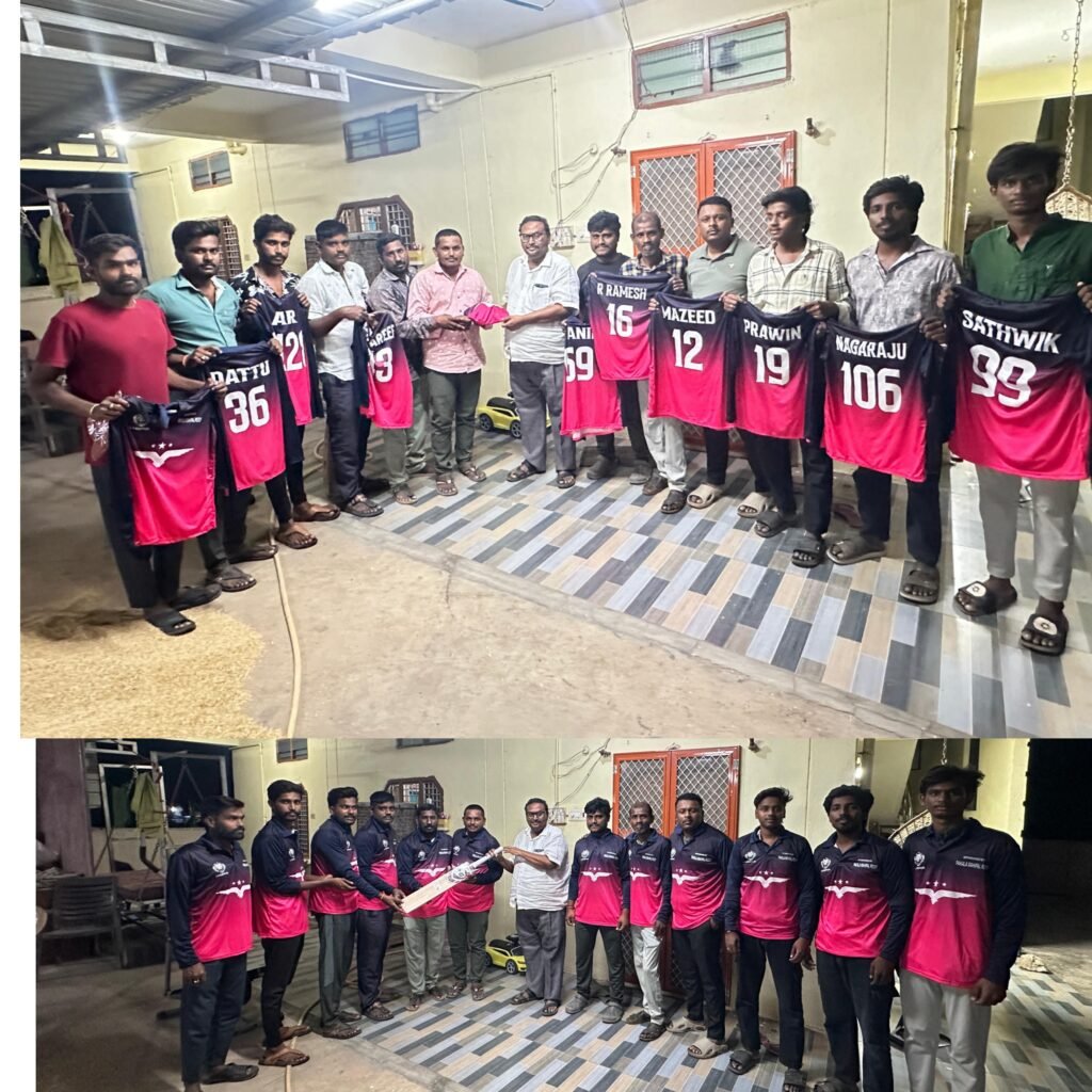 కేసీఆర్ వివాహ వార్షికోత్సవం సందర్భంగా క్రీడాకారులకు జెర్సీల పంపిణీ