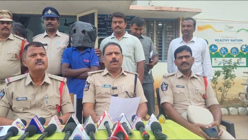 ప్రేమ వ్యవహారం వివాదంతో యువకుడి హత్య – ముద్దాయి అరెస్ట్,<br>