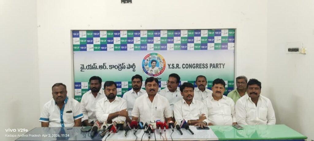 మంత్రి బీసీ జనార్దన్ రెడ్డి భార్య ఇందిరానే వసూల్ రాణి  మంత్రి మాటలు దయ్యాలు వేదాలు వల్లిస్తున్నట్లు ఉంది. జిల్లా అధ్యక్షుడు పి.రవీంద్రనాథ్ రెడ్డి