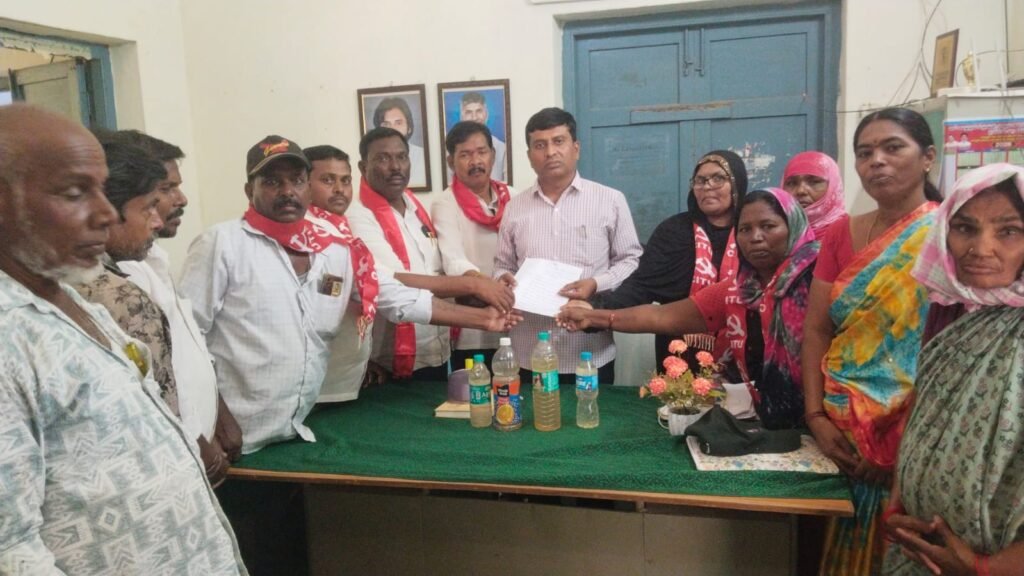 పోరుమామిళ్ల పంచాయితీ రెండవ వార్డులో కలుసిత నీరును అరికట్టాలి