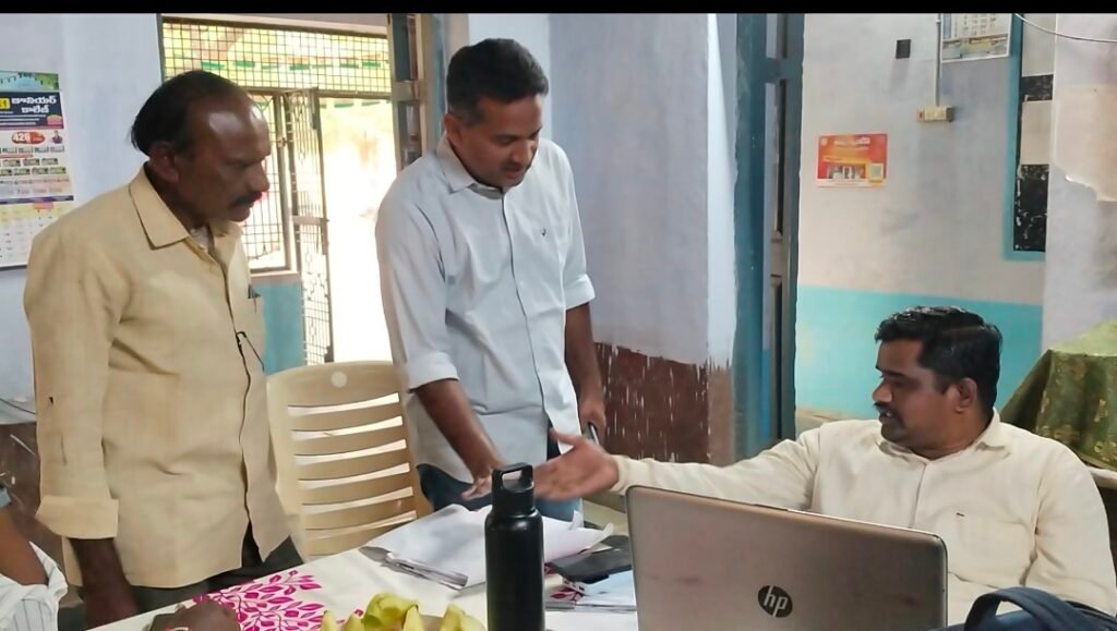 అంతా నా ఇష్టం నేను చెప్పింది మీరు వినాలి . ,,