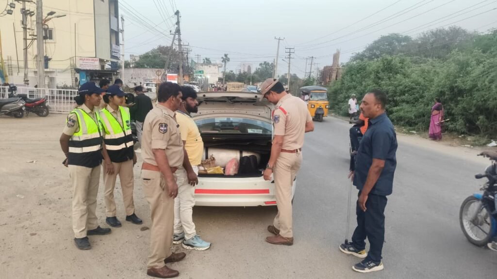 వెహికల్ చెకింగ్ నిర్వహించిన ఘట్కేసర్ పోలీసులు