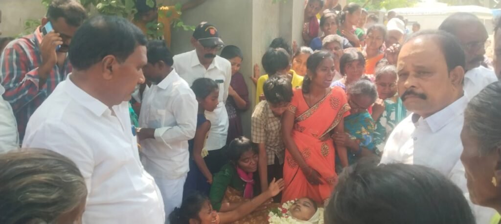 రామకీర్తన మృతికి రెడ్యం సోదరుల సంతాపం