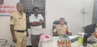 కలసపాడు పరిధిలో మూడు వేరు వేరు కేసుల్లో అక్రమంగా విక్రయిస్తున్న 26 క్వార్టర్ ల మద్యం స్వాధీనం చేసుకున్న ఎస్.ఐ సుబహాన్