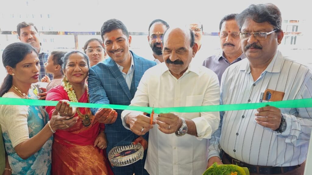 క్లియర్ వ్యూ లాసిక్ నేత్ర చికిత్సా కేంద్రం ప్రారంభించిన మంత్రి ఫరూక్..నంద్యాల వైద్య కేంద్రంగా రూపొందింది: మంత్రి ఫరూక్.