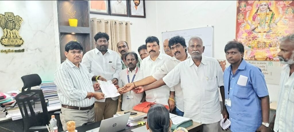 లిడ్ క్యాప్ భూములను ఆక్రమించుకోవడానికి ప్రయత్నిస్తున్న వారిపై క్రిమినల్ కేసుల నమోదు చేయాలి..మాదిగ లిడ్ క్యాప్ భూముల పరిరక్షణ కమిటీ డిమాండ్,