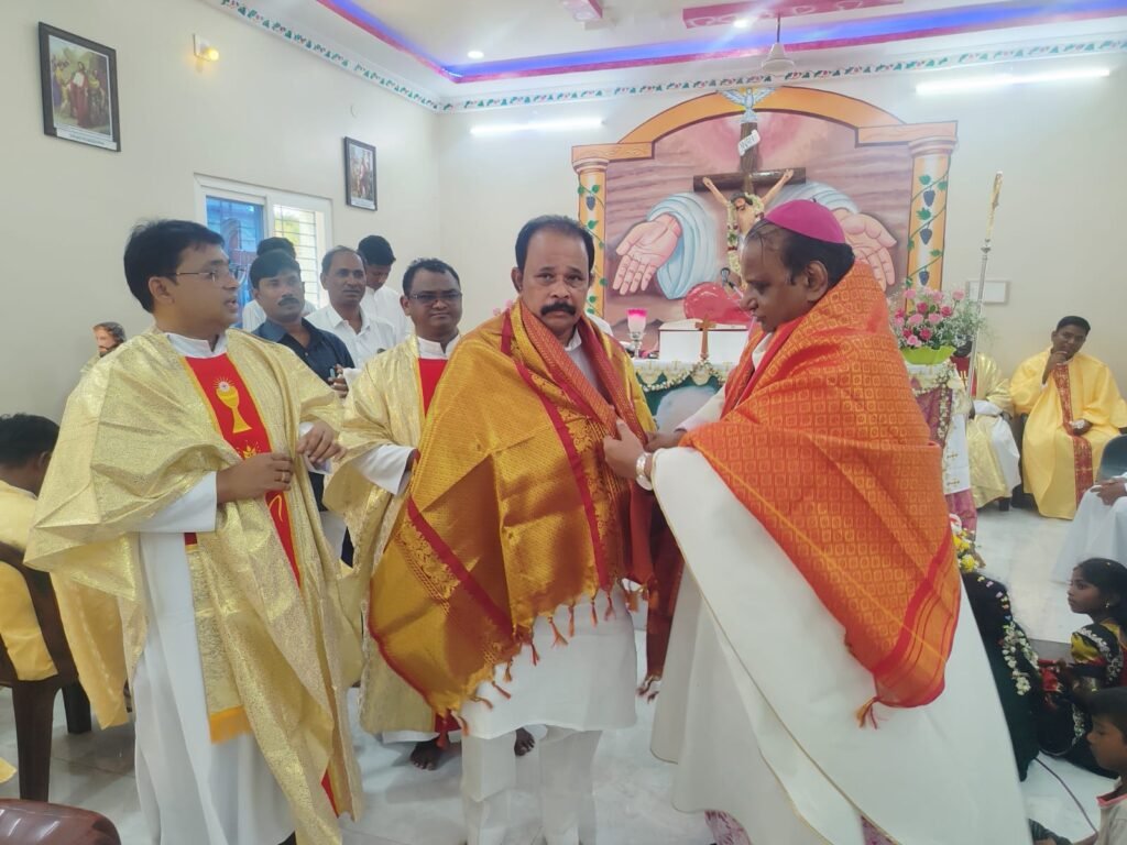 మిడుతూరు హరిజనవాడలో పునీత పాట్రేపియో దేవాలయం (చర్చి)ని ప్రారంభించిన, బిషప్ సగినాల్ పాల్ ప్రకాష్, డి.డి కడప