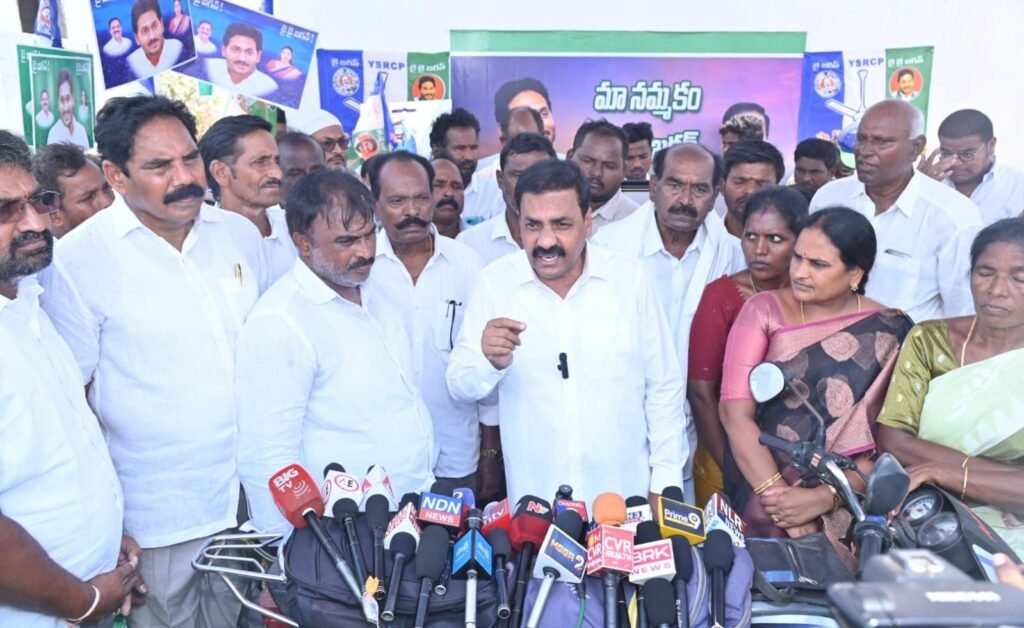 జగనన్న కాలనీలను కాదు,ఊళ్ళు నిర్మించాడు – కాకాణి