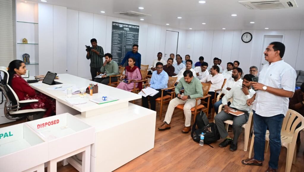 కడప  జిల్లాలో  పెట్రోల్, డీజిల్ కొరత లేదు.*జిల్లా జాయింట్ కలెక్టర్ డా. నిధి మీనా