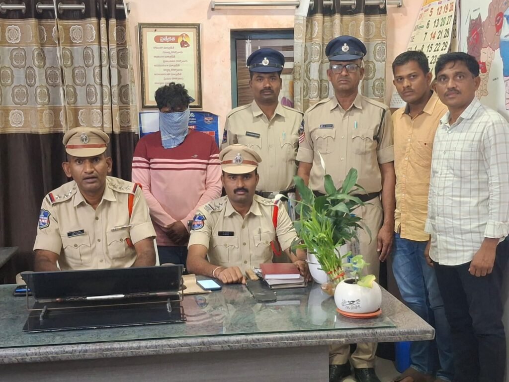 లిఫ్ట్చ చైన్ స్నాచింగ్ చేసిన వ్యక్తి రిమాండ్ కు తరలింపు