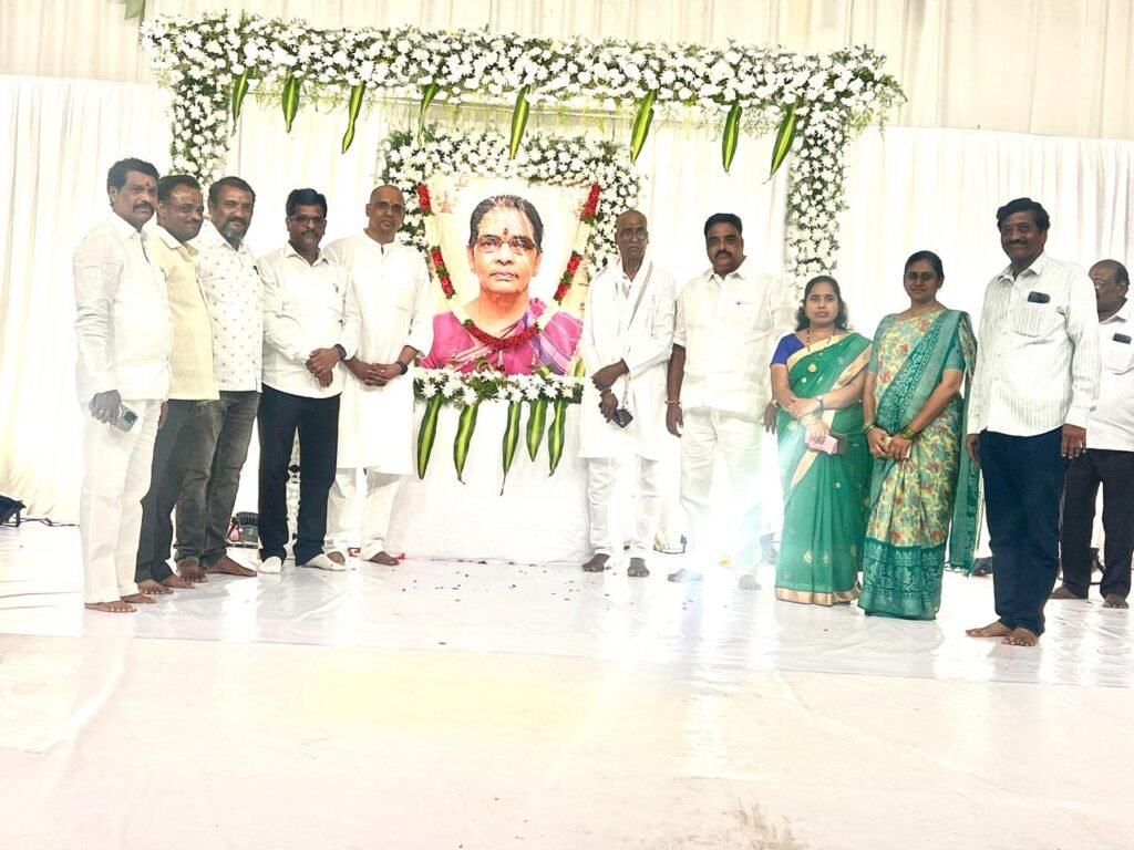 దశదినకర్మలో పాల్గొన్న లయన్ క్లబ్ సభ్యులు