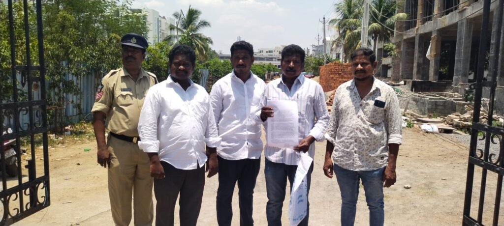 గుంటూరులో రూ.8 కోట్ల భూమి వివాదం*బినామీ పేర్లతో అక్రమ రిజిస్ట్రేషన్‌ఆరోపణలు*మాజీ ఎమ్మెల్యేపై ఆదాయపు పన్ను శాఖకు ఫిర్యాదు