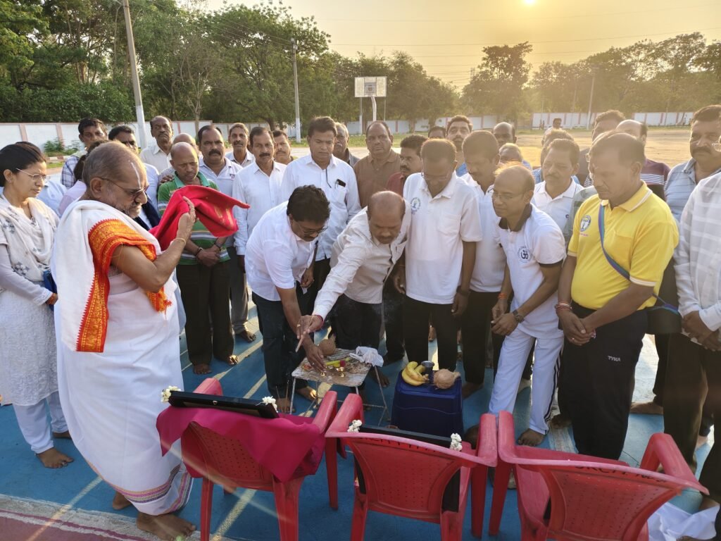 ఉచిత యోగా శిక్షణ తరగతులు ప్రారంభం