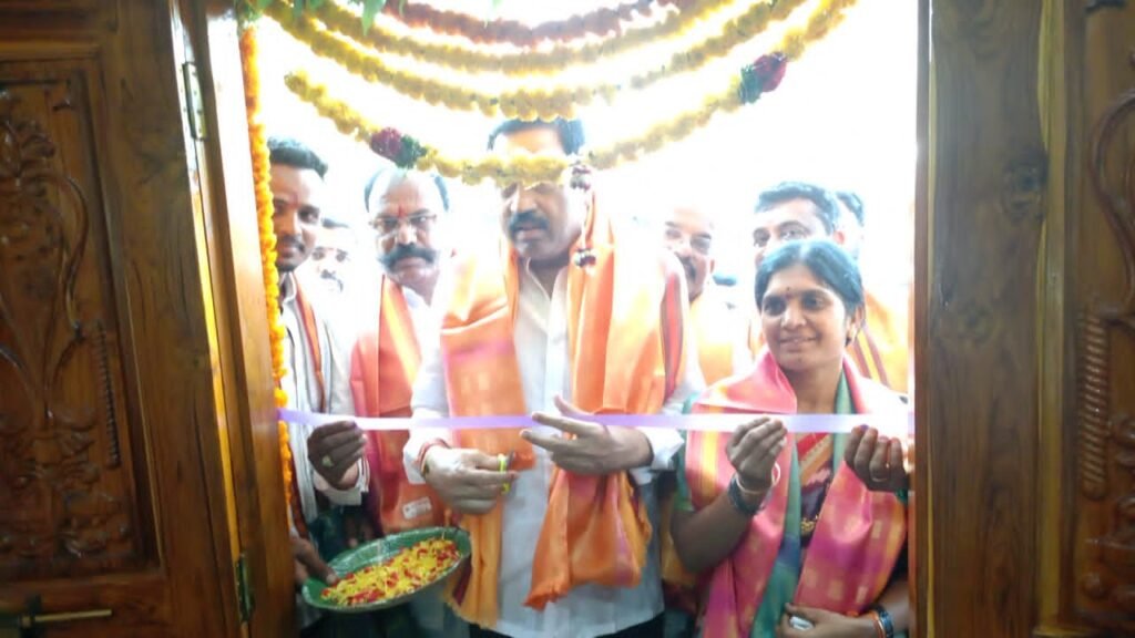 ఇందిరమ్మ ఇండ్లు పేదల కలల గృహాలు : వేముల మహేష్ గౌడ్