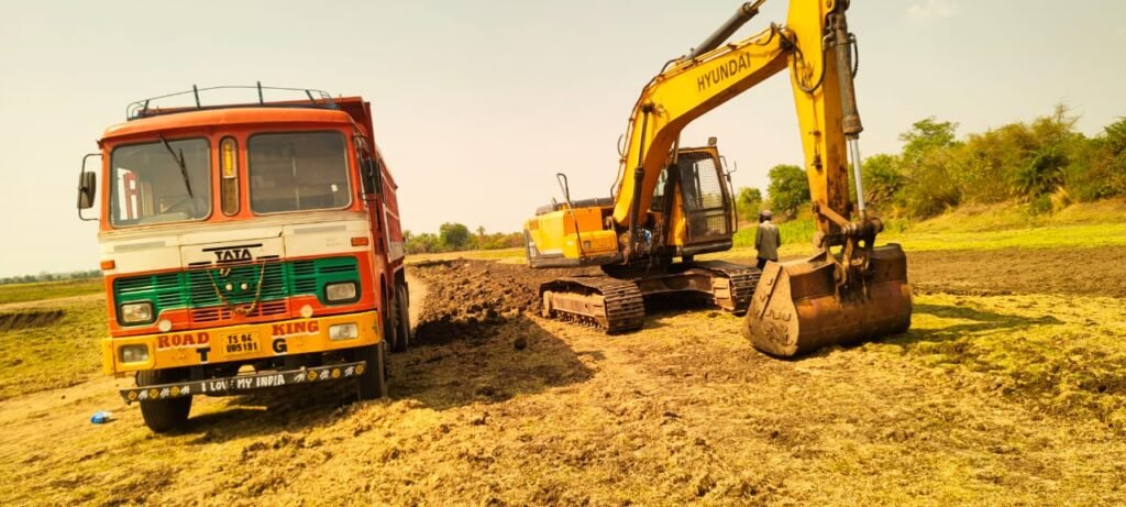 జిల్లాలో యదేచ్ఛగా అక్రమ మట్టి తవ్వకాలు