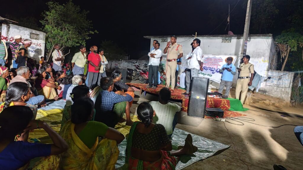డ్రగ్స్, సైబర్ నేరాలపై ప్రజలు అప్రమత్తంగా ఉండాలి