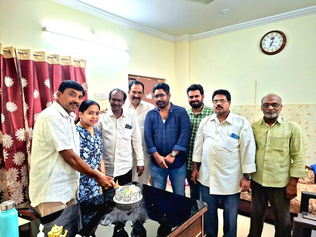 డాక్టర్ దంపతులకు సన్మానం కార్యక్రమం