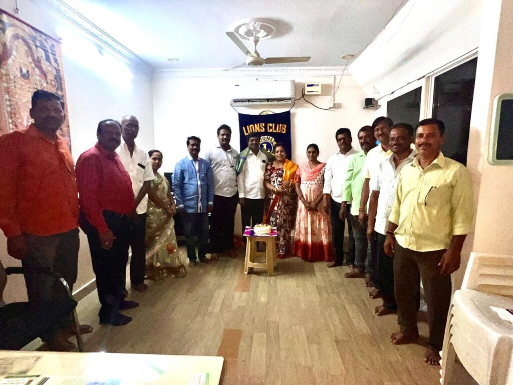 లైన్స్ క్లబ్ ఆధ్వర్యంలో ఘనంగా పెళ్లిరోజు వేడుకలు