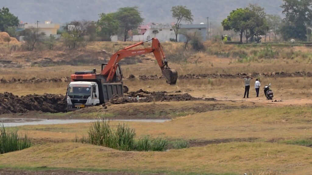 రాజన్న సిరిసిల్ల జిల్లాలో మట్టి తవ్వకాలు