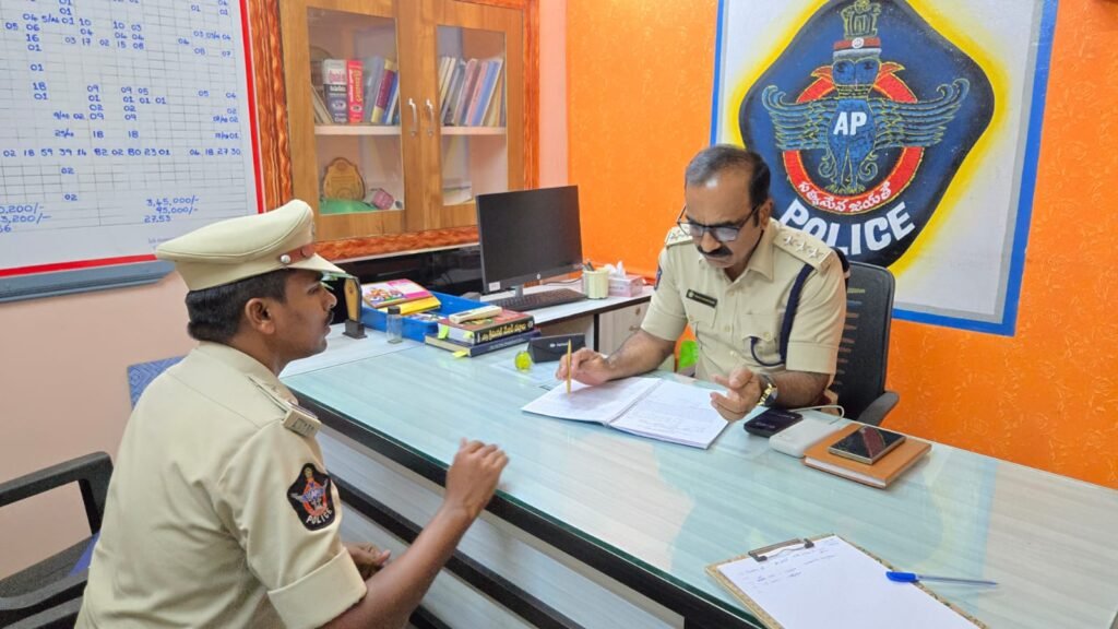 పోలీస్ స్టేషన్ ను తనిఖీ చేసిన చిత్తూరు ఎస్ పి డి ఓ వెంకటనారాయణ
