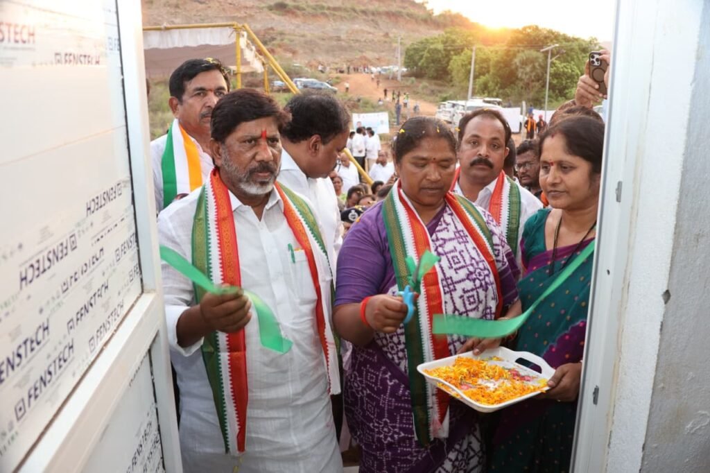 మహిళల ఆర్థిక స్వావలంబనకు సోలార్ విద్యుత్ ప్రాజెక్టులు ఆదర్శం