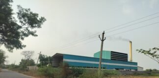 రైస్ మిల్ దుమ్ము.. ఆయిల్ మిల్ వాసనతో వాహనదారులకు నరకయాతన బెజ్జంకి క్రాసింగ్ –గుగ్గిళ్ల రహదారి
