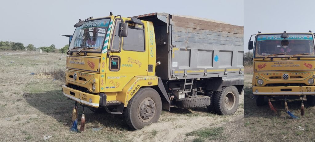 అక్రమ ఇసుక రవాణాపై పోలీసుల ఉక్కుపాదం—- టిప్పర్ స్వాధీనం