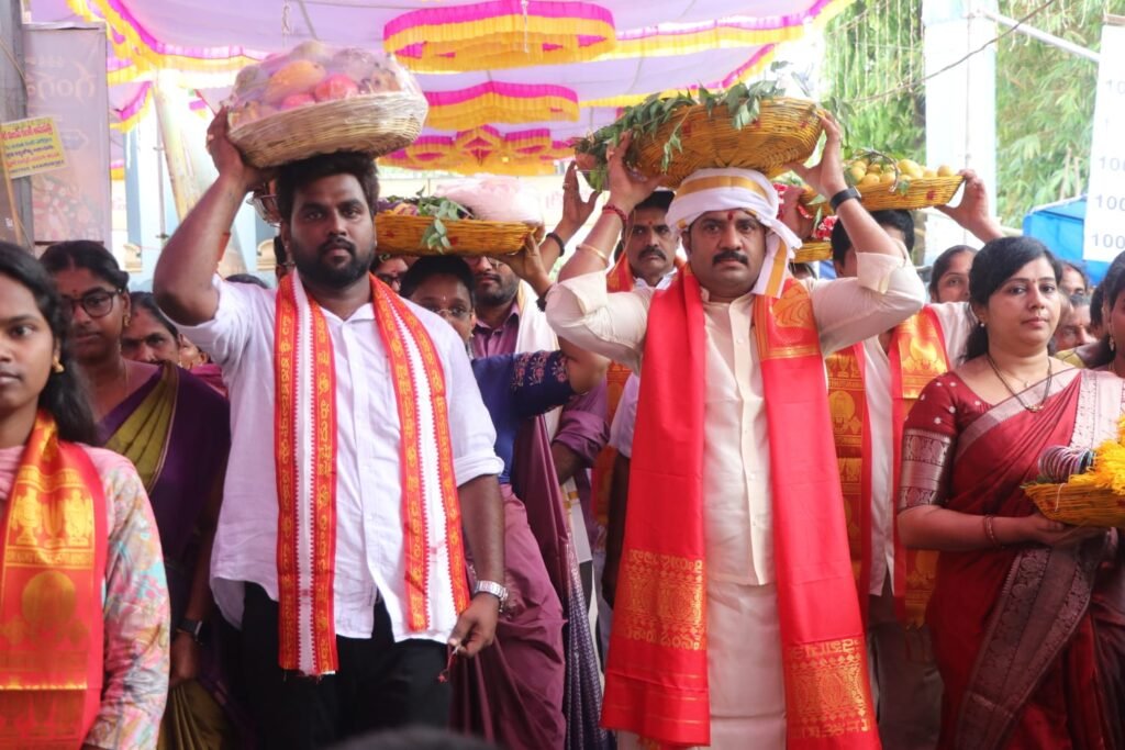 తాతయ్యగుంట గంగమ్మ తల్లికి పట్టు వస్త్రాల సమర్పణ ఘనంగా నిర్వహించిన తితిదే ఎంప్లాయిస్ వెల్ఫేర్ అసోసియేషన్
