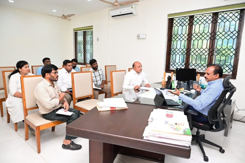 కడప మెగా సోలార్ పార్క్ పరిధిలో అభివృద్ధి పనులను వేగవంతం చేయాలి..4వ స్థానిక ప్రాంత అభివృద్ధి కమిటీ” సమావేశంలో  జిల్లా కలెక్టర్ డా. శ్రీధర్ చెరుకూరి