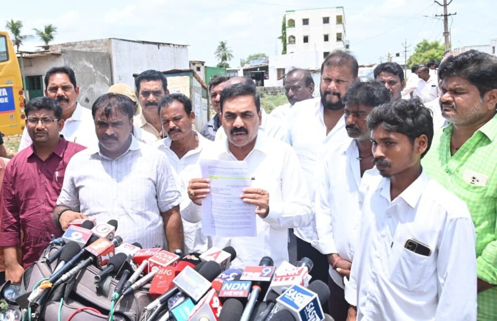 నిండు ప్రాణాలు బలిగొంటున్న అక్రమ మైనింగ్- కాకాణి