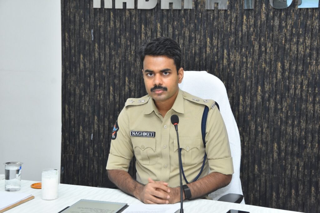 అక్రమంగా మద్యం విక్రయించే  (బెల్ట్) షాపులపై కఠినంగా వ్యవహరించి కేసులు నమోదు చేయాలి..జిల్లా ఎస్.పి.