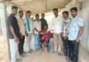 ఆపదలో ఉన్న తోటి కార్మికుడికి అండగా నిలిచిన సహచరులు
