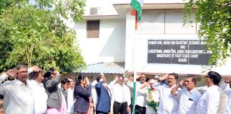 కోదాడ కోర్టులో ఘనంగా తెలంగాణ రాష్ట్ర ఆవిర్భావ దినోత్సవంజాతీయ జెండాను ఆవిష్కరించిన సబ్ జడ్జి కే సురేష్