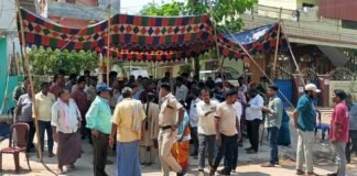 11 కోట్ల అప్పుల వివాదం జితేందర్ రెడ్డి ఇంటి ముందు బాధితులు టెంట్ వేసి ఆందోళన