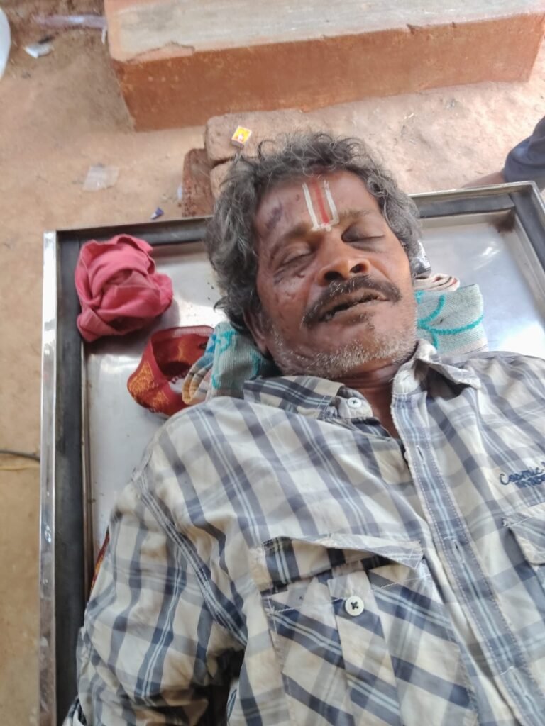 మామిడికాయలు కోస్తూ విద్యుత్ తీగ తగిలి వ్యక్తి మృతి