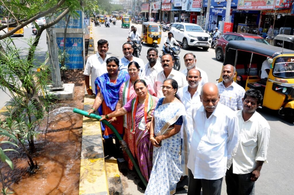పర్యావరణ పరిరక్షణలో ప్రతి ఒక్కరూ భాగస్వాములు కావాలి..<br>మొక్కలను నాటడమే కాదు సంరక్షించడం మనందరి బాధ్యత