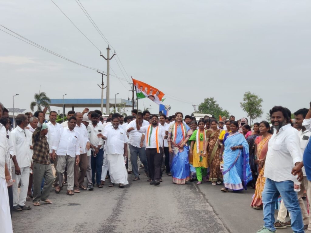 జడ్చర్ల సీఎం సభకు కేశంపేట నుంచి భారీగా తరలిన కాంగ్రెస్ శ్రేణులు