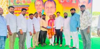 ఏనుగు సుదర్శన్ రెడ్డి జన్మదినం సందర్భంగా పేద విద్యార్థులకు విద్యా సామగ్రి అందజేత