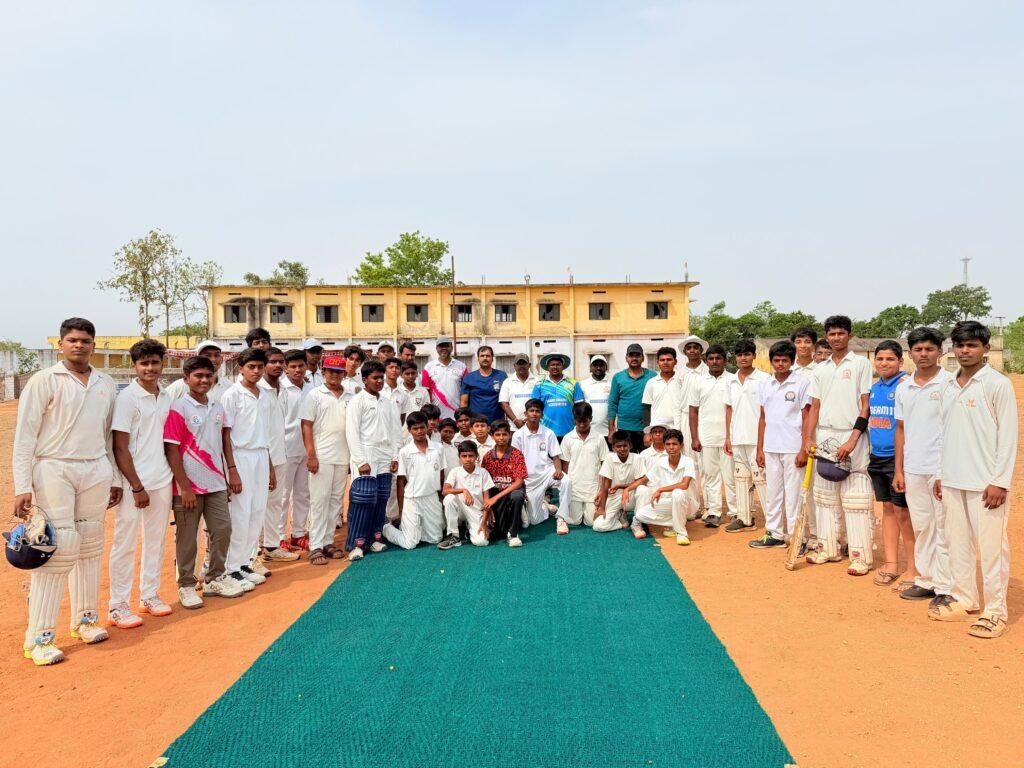 **కోదాడలో ఉమ్మడి నల్గొండ జిల్లా అండర్-16 క్రికెట్ టోర్నమెంట్ ఘనంగా ప్రారంభం