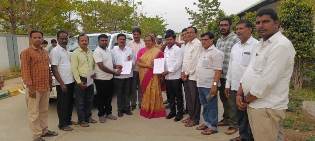 మార్కుక్ తెలంగాణ పబ్లిక్ స్కూల్‌ జిల్లా కలెక్టర్, హైమవతి,చేతుల మీదగా  ప్రారంభం..