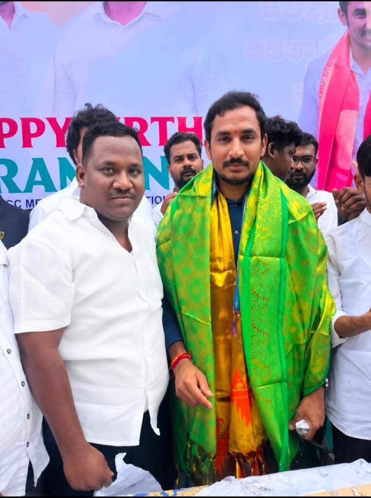 టీపీసీసీ మీడియా చైర్మన్ శ్యామ రామ్మోహన్ రెడ్డికి జన్మదిన శుభాకాంక్షలు తెలిపిన వినోద్. 