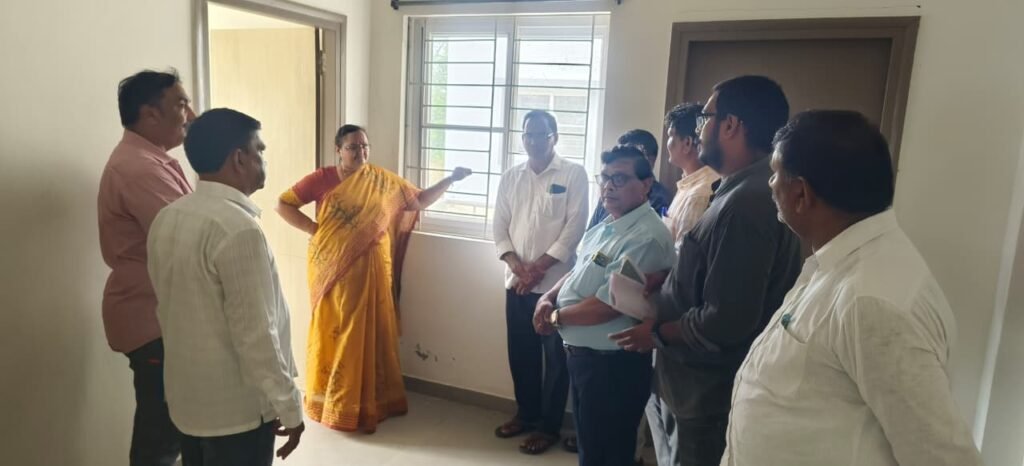 తెలంగాణ పబ్లిక్ స్కూల్ నిర్వహించేందుకు కావలసిన ఏర్పాట్లను, పరిశీలించిన జిల్లా కలెక్టర్..