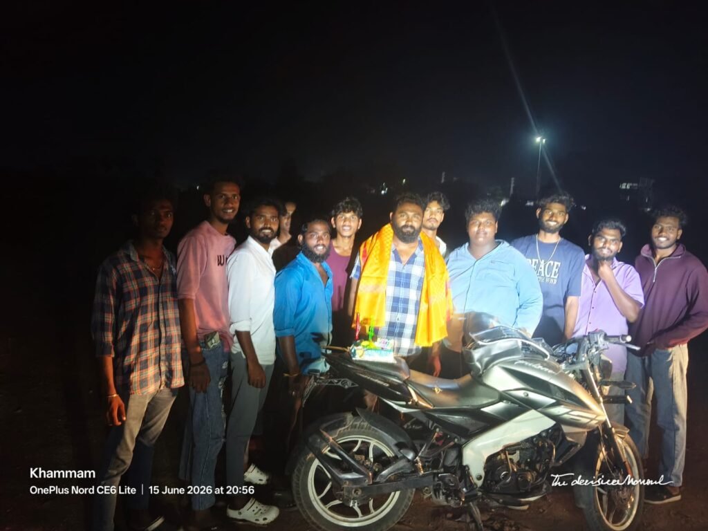 యూత్ లీడర్ నారపొంగు జానీ&nbsp; జన్మదిన వేడుకలు ఘనంగా నిర్వహణ