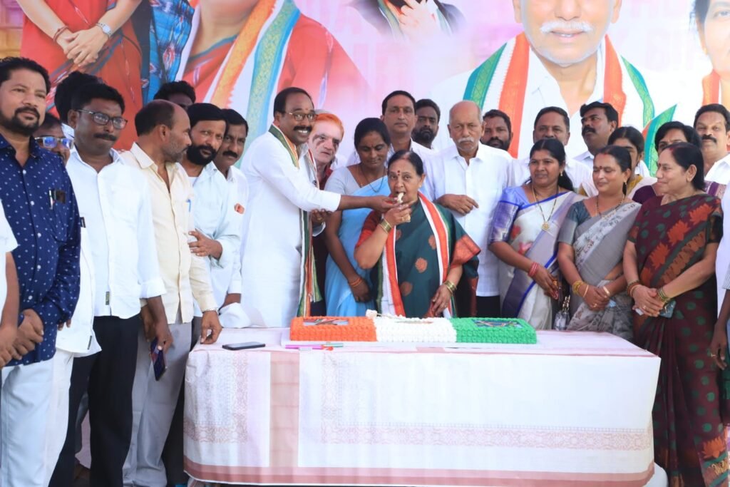 ప్రజాసేవలో మరిన్ని ఉన్నత శిఖరాలను అధిరోహించాలి<br>రాజకీయాల్లో మహిళా నాయకత్వానికి నిలువెత్తు నిదర్శనం