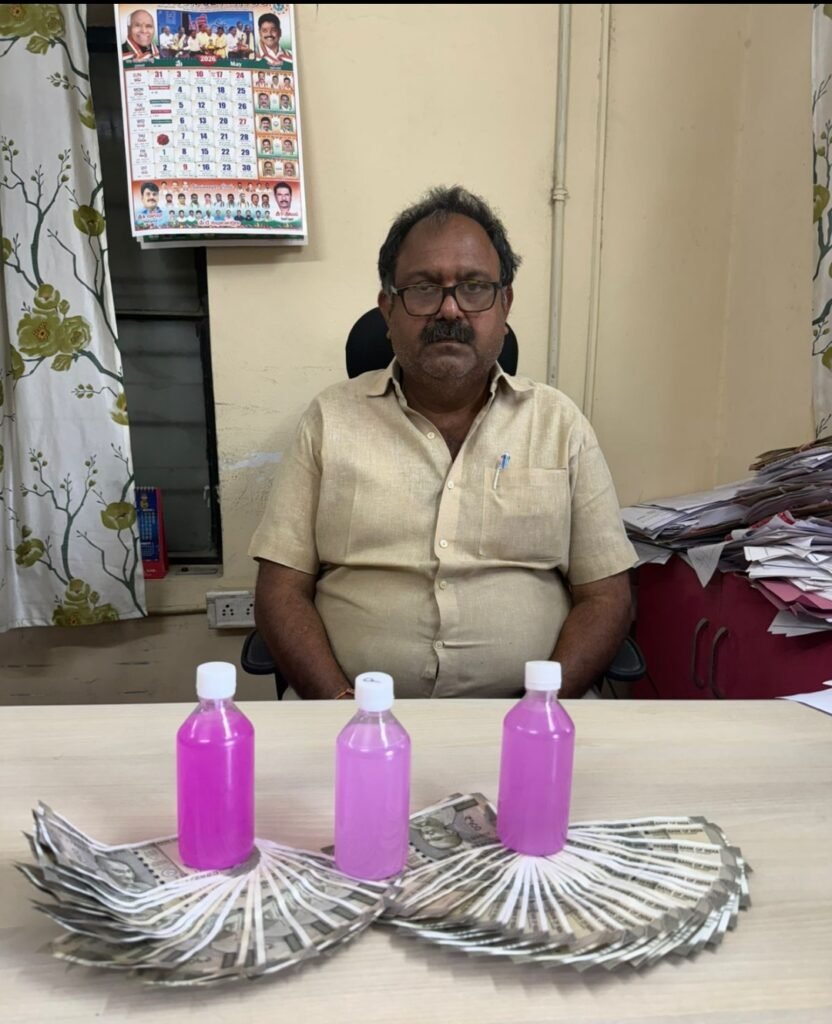 లంచం తీసుకుంటూ విద్యుత్ శాఖ ఏఈ ఏసీబీకి చిక్కాడు<br>